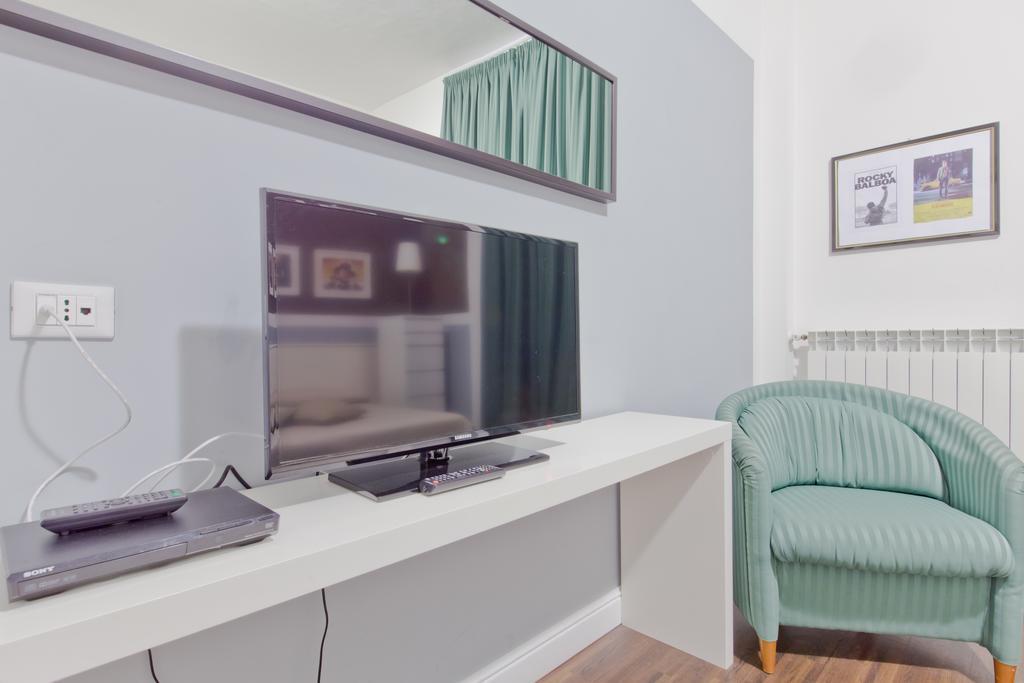 Cinema House Bed & Breakfast โรม ภายนอก รูปภาพ