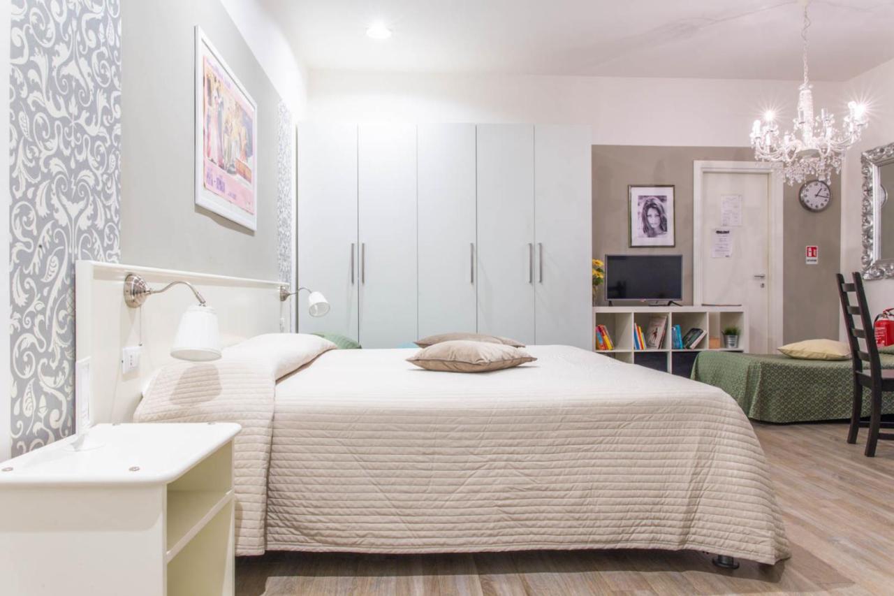 Cinema House Bed & Breakfast โรม ภายนอก รูปภาพ